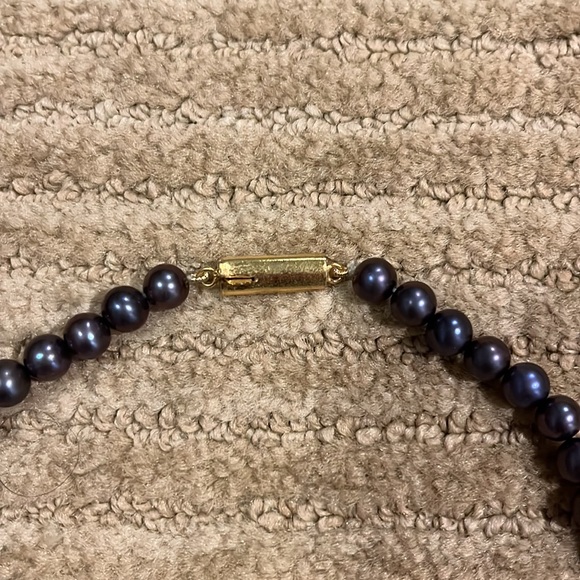 Black/Purple Pearl Necklace - Picture 2 of 2